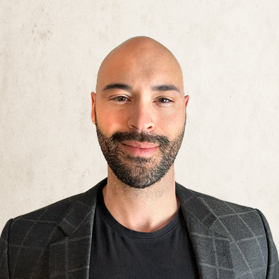 xander-ashton headshot